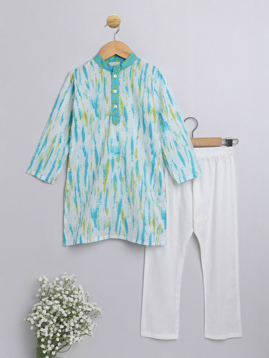 The Magic Wand Ethnic Wear Tie and Dye Print Mandarin Collar Boys Kurta And Pant Set, Blue
The Magic Wand Ethnic Wear Tie and Dye Print Mandarin Collar Boys Kurta And Pant Set, Blue