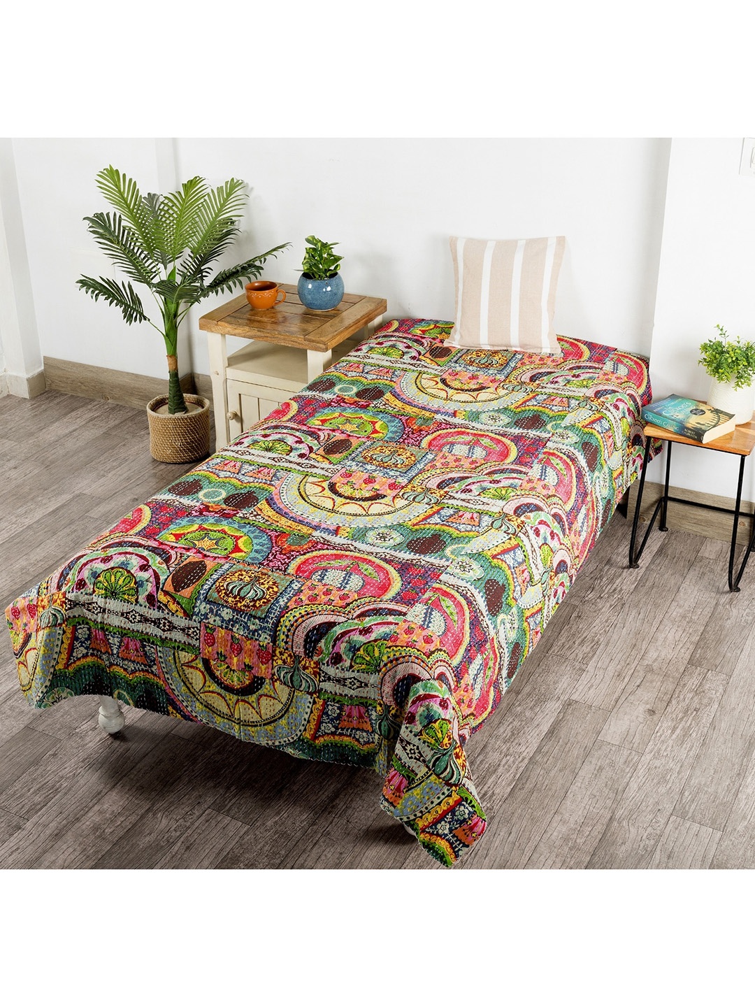 HANDICRAFT PALACE Multicoloured Abstract Printed Kantha Quilted Cotton Single Bed Cover, Multi
HANDICRAFT PALACE Multicoloured Abstract Printed Kantha Quilted Cotton Single Bed Cover, Multi