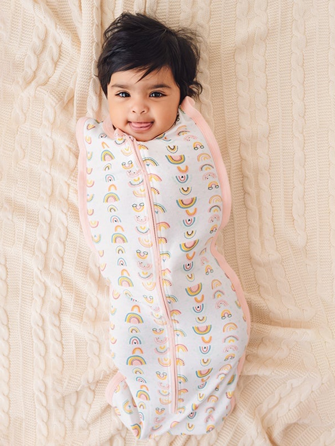 GREENDIGO Infants White & Peach-Coloured Rainbow Print Organic Cotton Swaddle Bag
GREENDIGO Infants White & Peach-Coloured Rainbow Print Organic Cotton Swaddle Bag