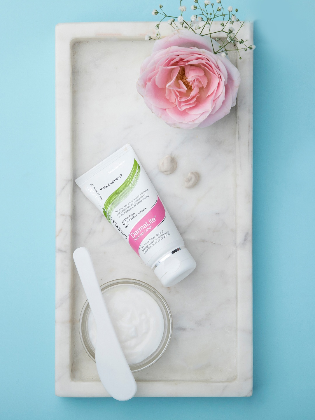 Cheryls Cosmeceuticals DermaLite Fairness Lotion with Daisy Flower Extract - 50 ml, White
Cheryls Cosmeceuticals DermaLite Fairness Lotion with Daisy Flower Extract - 50 ml, White