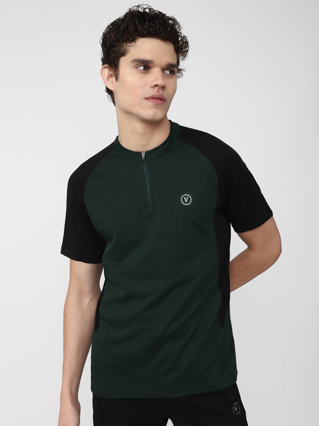 Van Heusen Flex Men Green Colourblocked Henley Neck Applique Slim Fit Training T-shirt
Van Heusen Flex Men Green Colourblocked Henley Neck Applique Slim Fit Training T-shirt