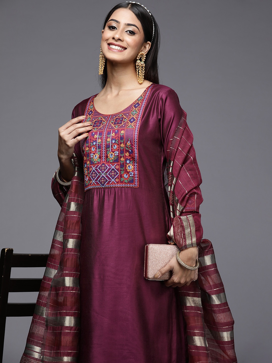 Indo Era Women Purple Ethnic Motifs Yoke Design Thread Work Liva Kurta with Palazzos & With Dupatta
Indo Era Women Purple Ethnic Motifs Yoke Design Thread Work Liva Kurta with Palazzos & With Dupatta