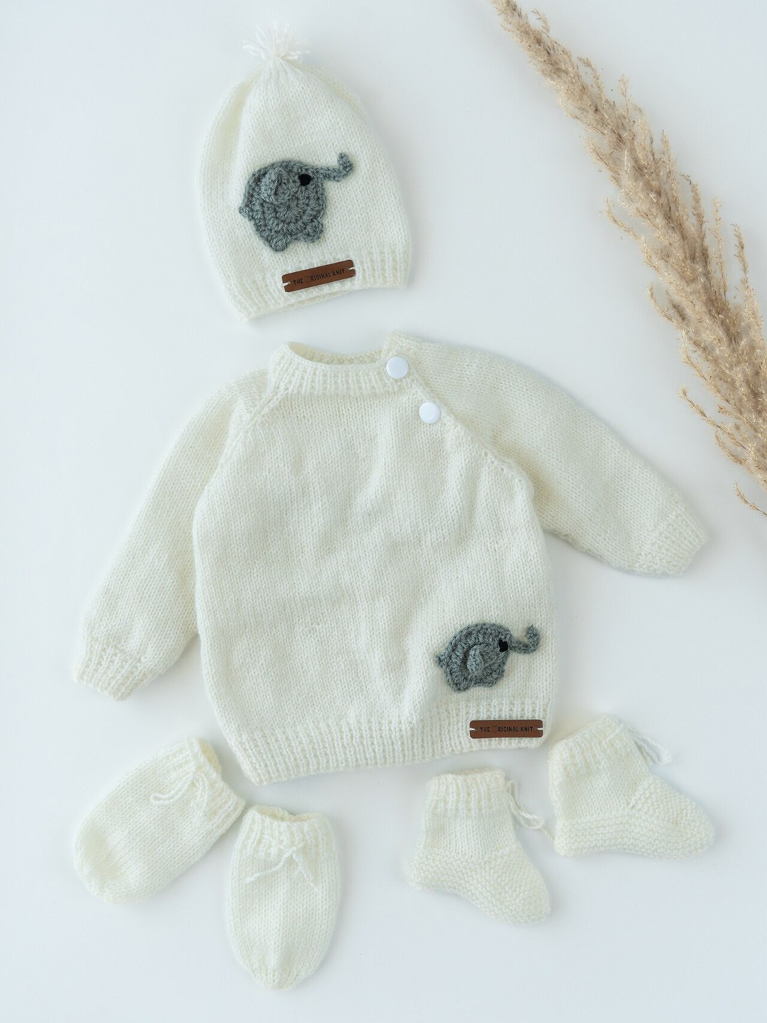 The Original Knit Unisex Kids Cream-Coloured & Grey Floral Pullover with Embroidered Detail
The Original Knit Unisex Kids Cream-Coloured & Grey Floral Pullover with Embroidered Detail