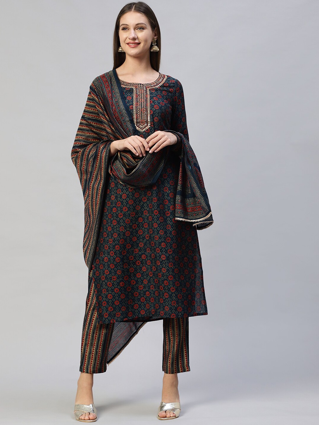 FASHOR Women Sea Green Embroidered Pleated Sequinned Kurti with Trousers & With Dupatta
FASHOR Women Sea Green Embroidered Pleated Sequinned Kurti with Trousers & With Dupatta