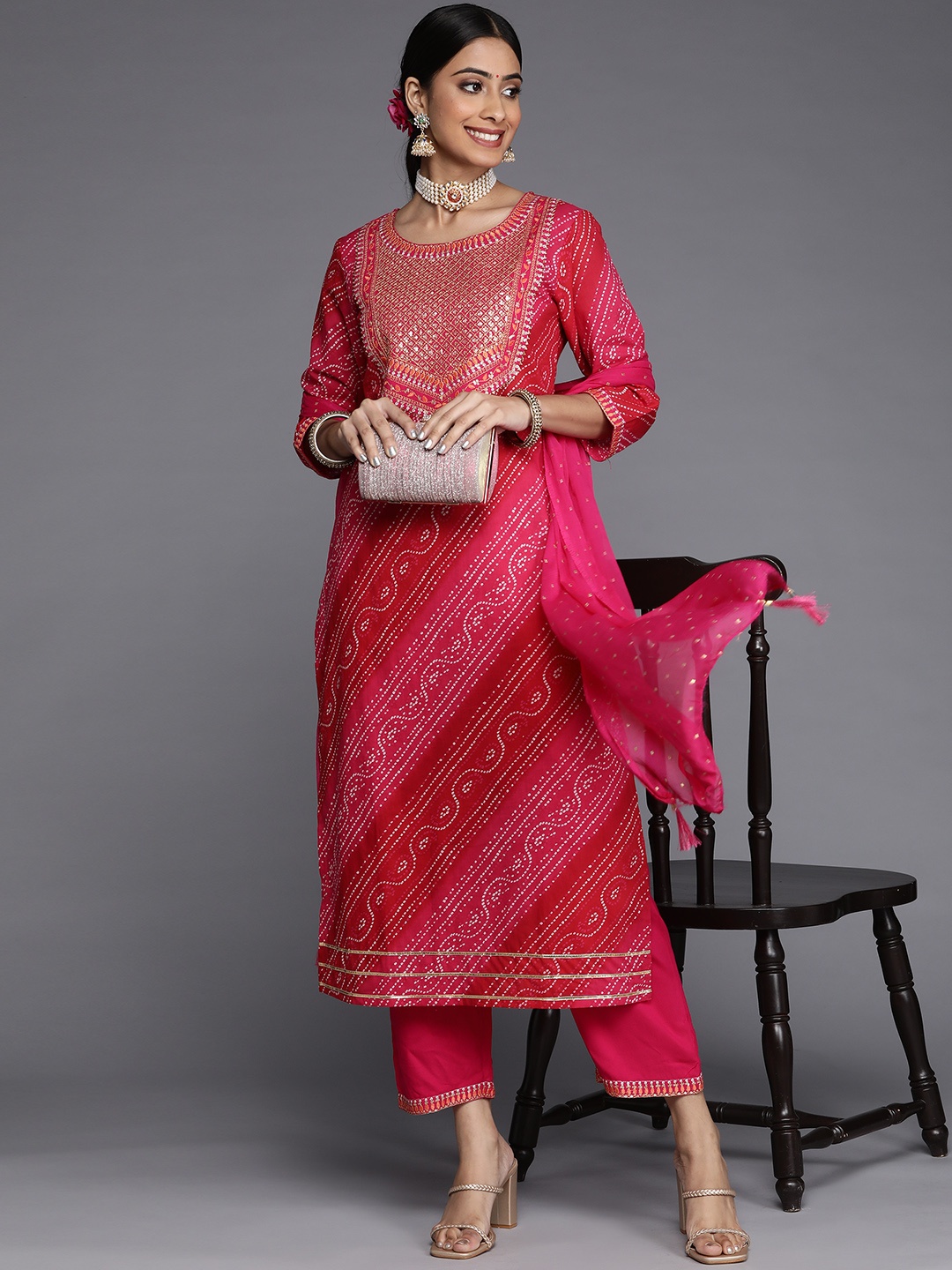 Varanga Women Pink Yoke Design Sequinned Pure Cotton Kurta with Trousers & With Dupatta
Varanga Women Pink Yoke Design Sequinned Pure Cotton Kurta with Trousers & With Dupatta