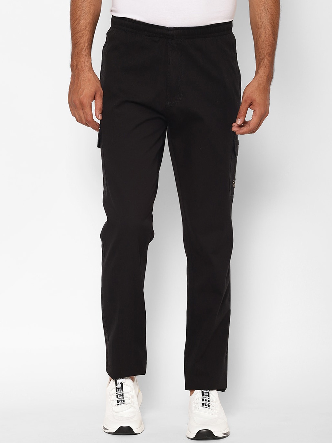SAPPER Men Black Solid Cotton Cargos Trousers