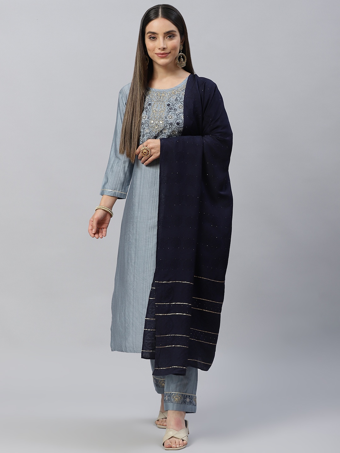 SheWill Women Grey Ethnic Motifs Yoke Design Sequinned Kurta with Trousers & Dupatta
SheWill Women Grey Ethnic Motifs Yoke Design Sequinned Kurta with Trousers & Dupatta