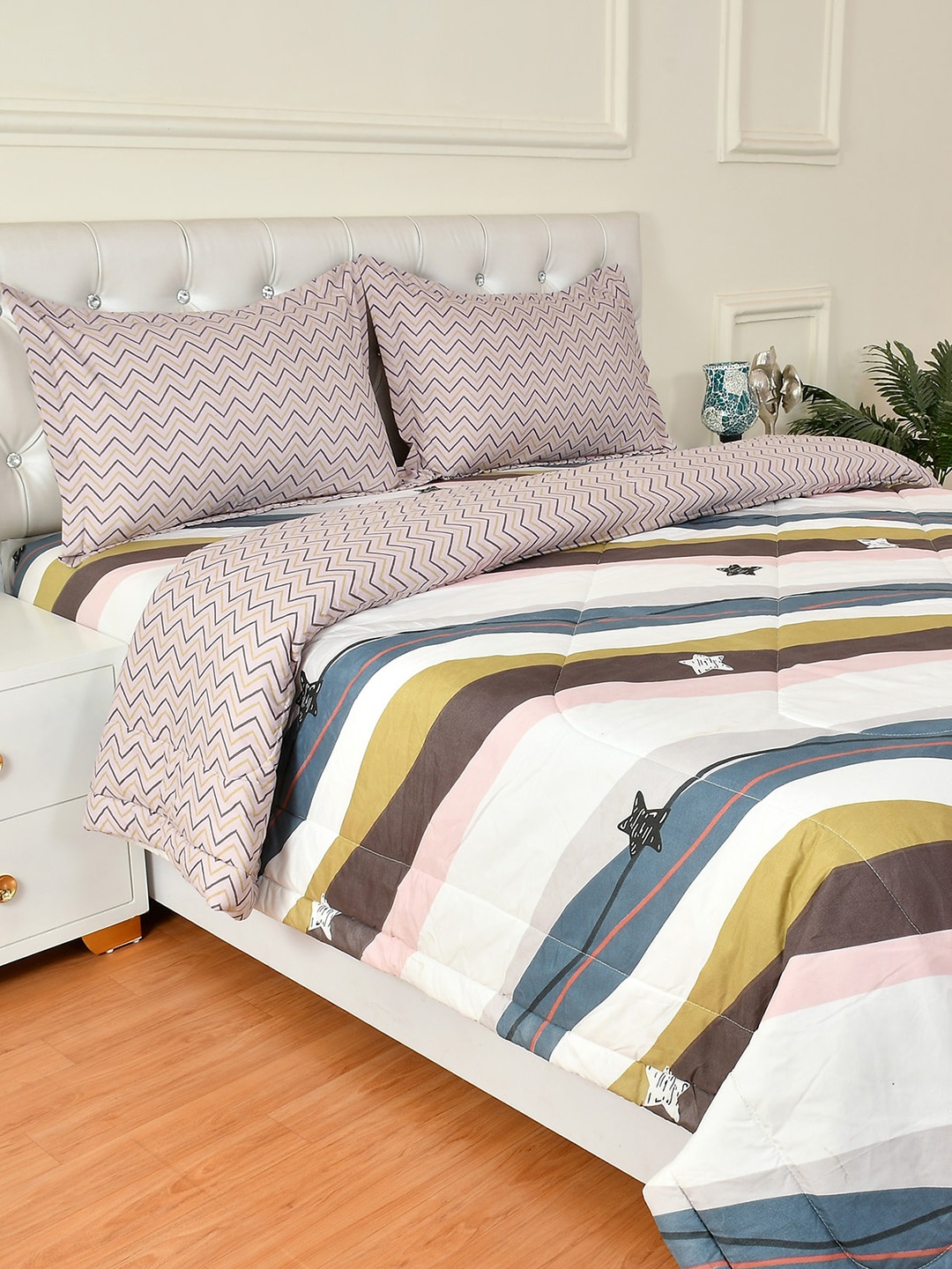 Florida White & Pink Striped Double King AC Comforter With Bedsheet & 2 Pillow Covers
Florida White & Pink Striped Double King AC Comforter With Bedsheet & 2 Pillow Covers