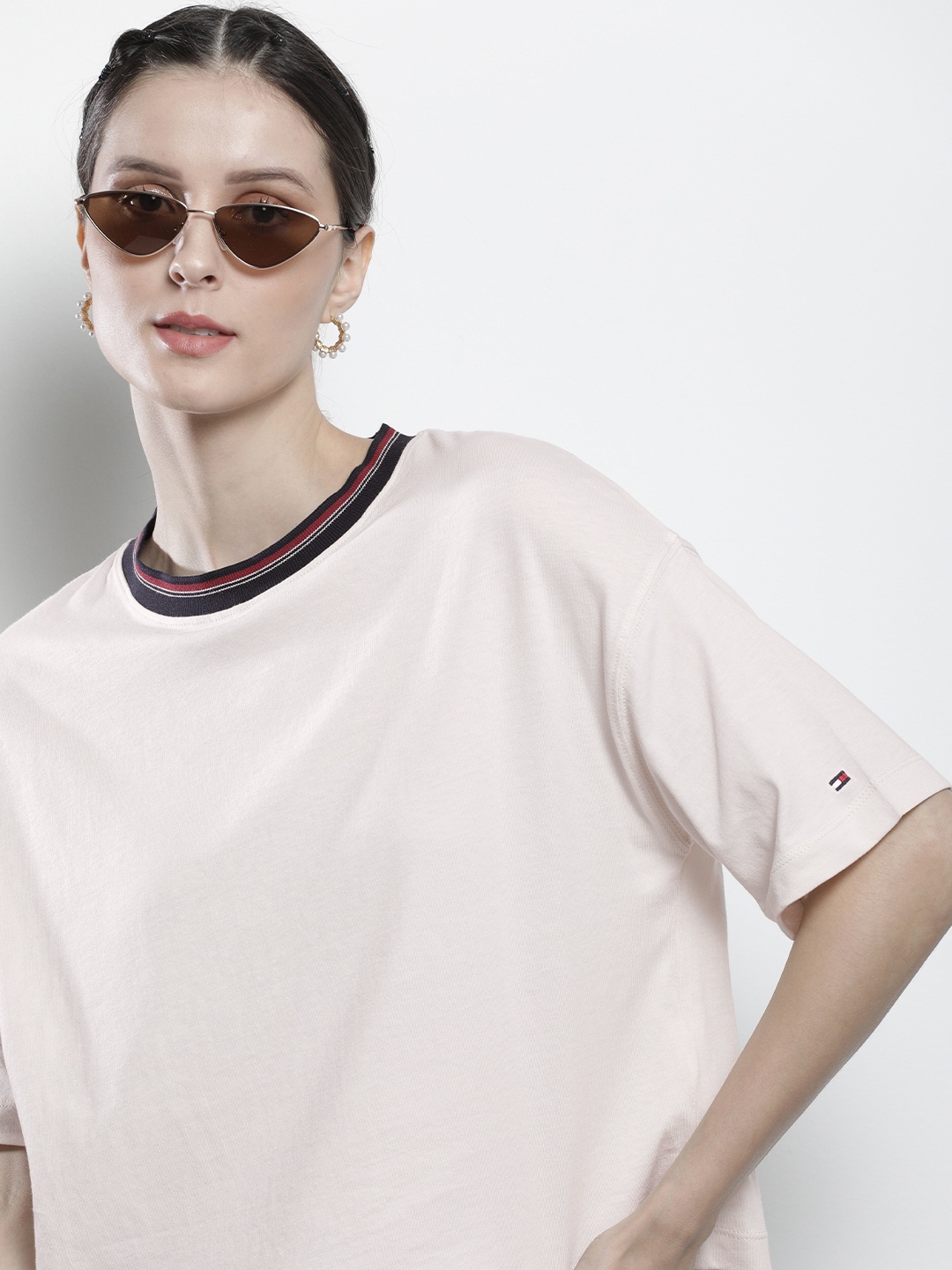 Tommy Hilfiger Women Off White Solid Drop-Shoulder Sleeves Pure Cotton Relaxed Fit T-shirt
Tommy Hilfiger Women Off White Solid Drop-Shoulder Sleeves Pure Cotton Relaxed Fit T-shirt