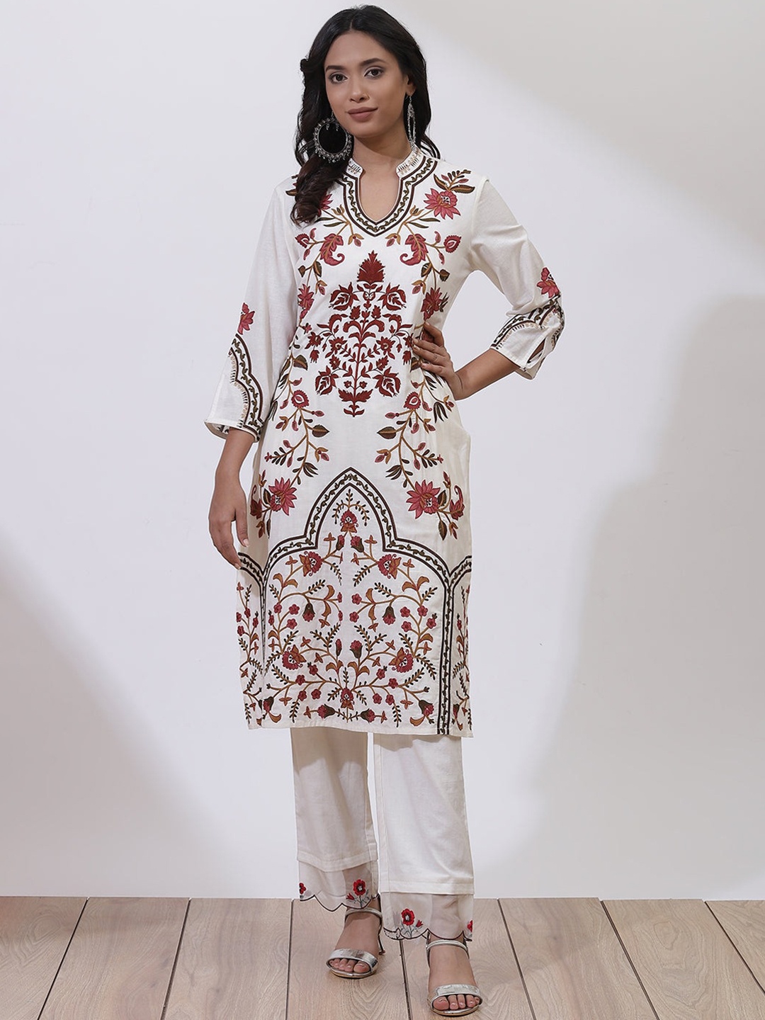 Lakshita Women Off White Floral Printed Kurta