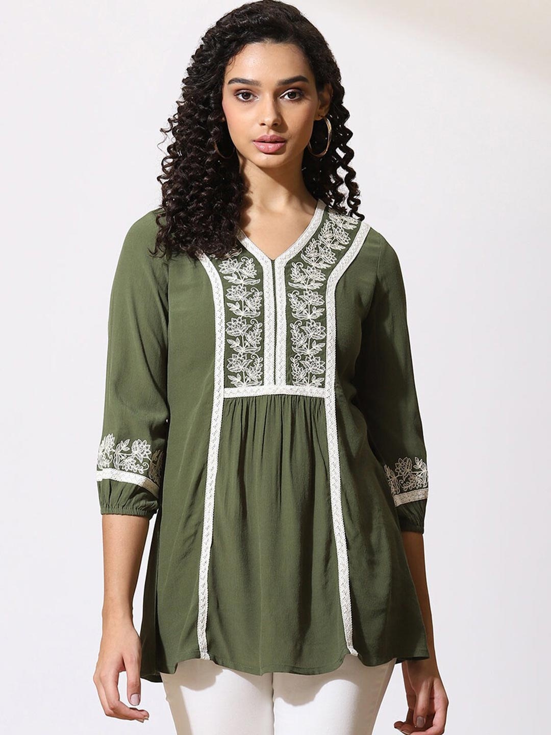 Lakshita Green & White Floral Embroidered V-Neck Thread Work Thread Work Panelled Kurti
Lakshita Green & White Floral Embroidered V-Neck Thread Work Thread Work Panelled Kurti