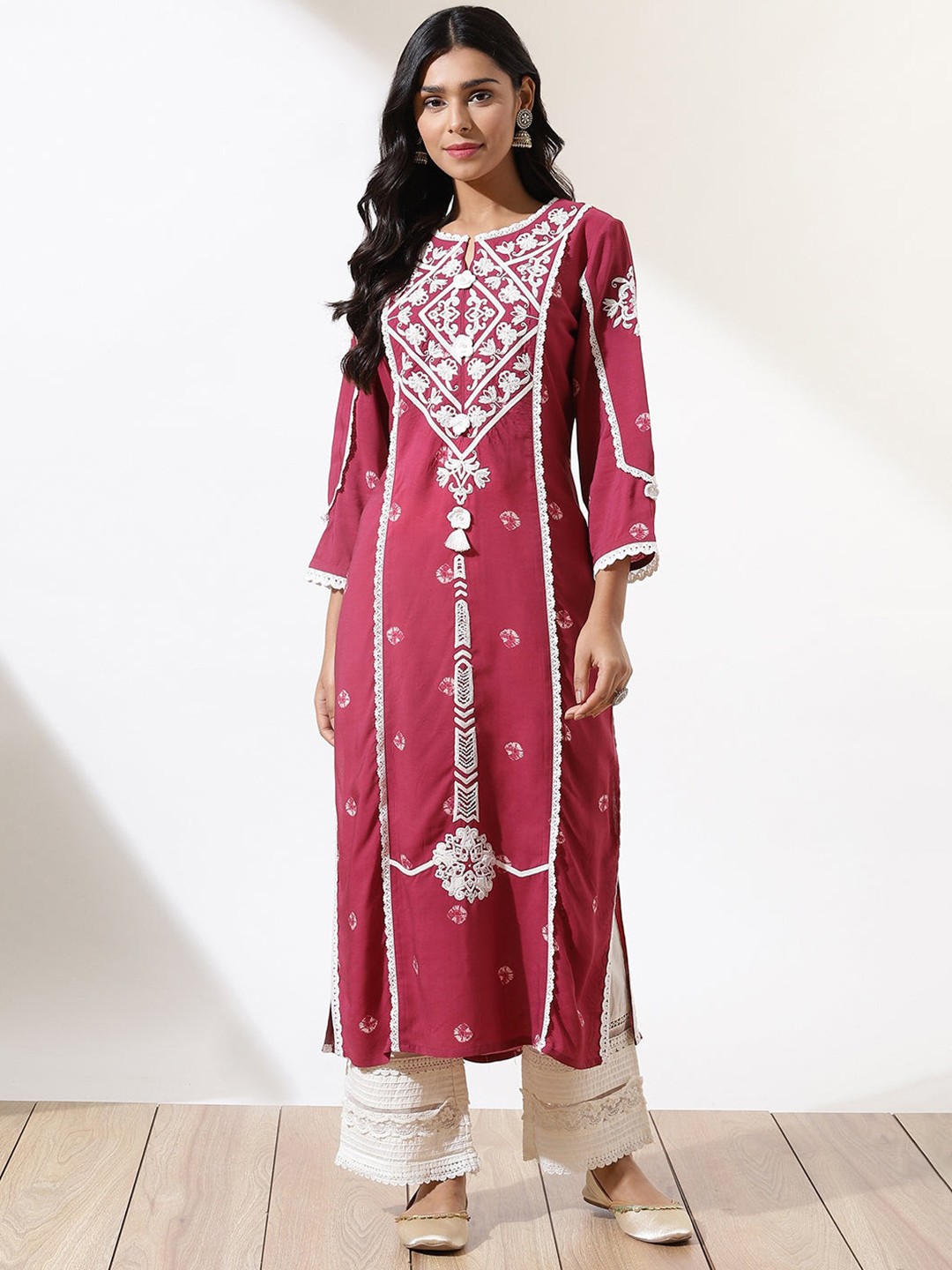 Lakshita Women Pink Floral Embroidered Keyhole Neck Flared Sleeves Thread Work Kurta
Lakshita Women Pink Floral Embroidered Keyhole Neck Flared Sleeves Thread Work Kurta