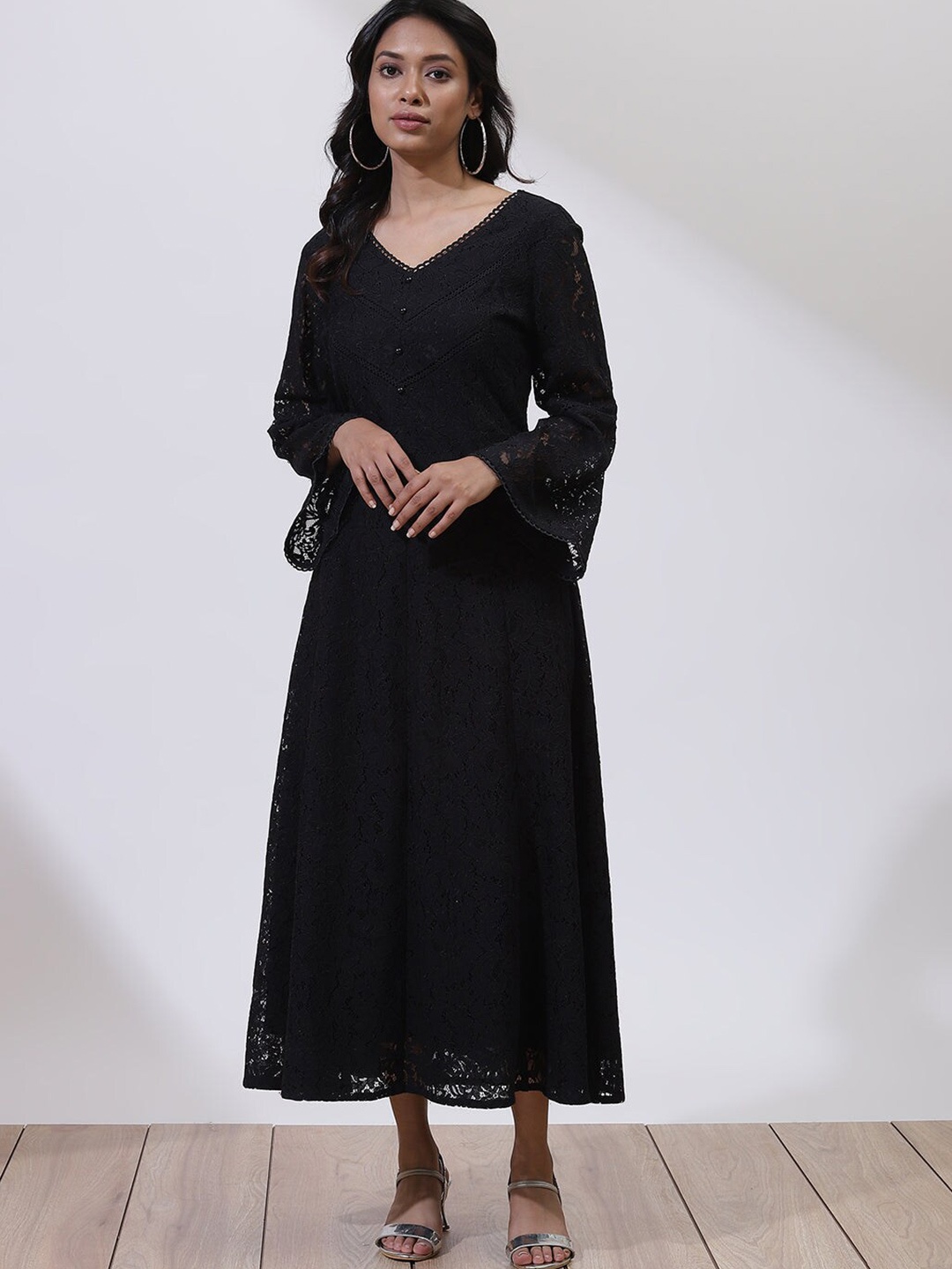 Lakshita Women Black Lace Midi Dress