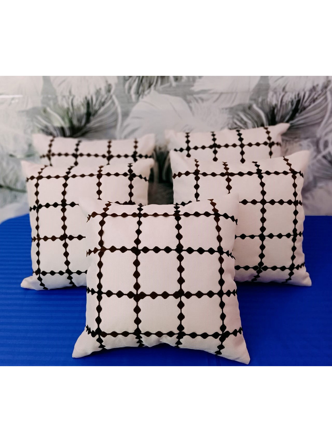 JDX White & Black Set of 5 Square Cushion Covers
JDX White & Black Set of 5 Square Cushion Covers