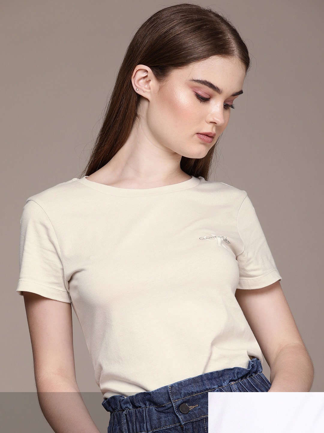 Calvin Klein Jeans Women Pack of 2 Multicoloured Brand Logo Applique Slim Fit T-shirt, Multi
Calvin Klein Jeans Women Pack of 2 Multicoloured Brand Logo Applique Slim Fit T-shirt, Multi