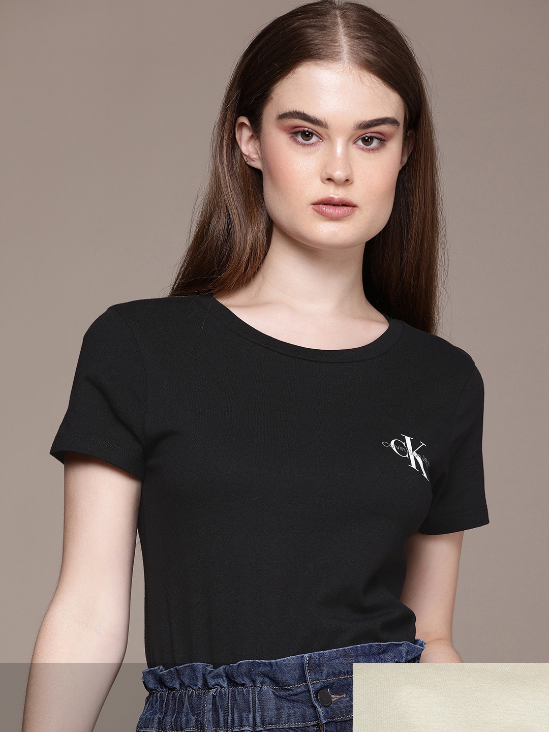 Calvin Klein Jeans Women Pack of 2 Multicoloured Brand Logo Printed Slim Fit T-shirt, Multi
Calvin Klein Jeans Women Pack of 2 Multicoloured Brand Logo Printed Slim Fit T-shirt, Multi
