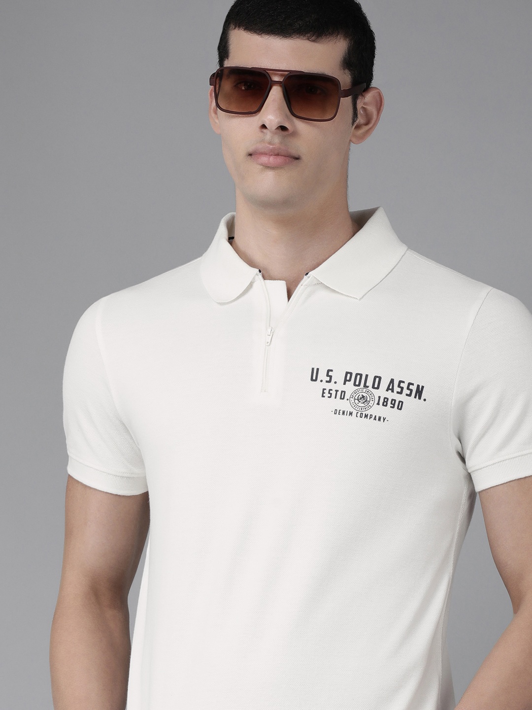 U.S. Polo Assn. Denim Co. Men Off-White Brand Logo Printed Pure Cotton Slim Fit T-shirt
U.S. Polo Assn. Denim Co. Men Off-White Brand Logo Printed Pure Cotton Slim Fit T-shirt