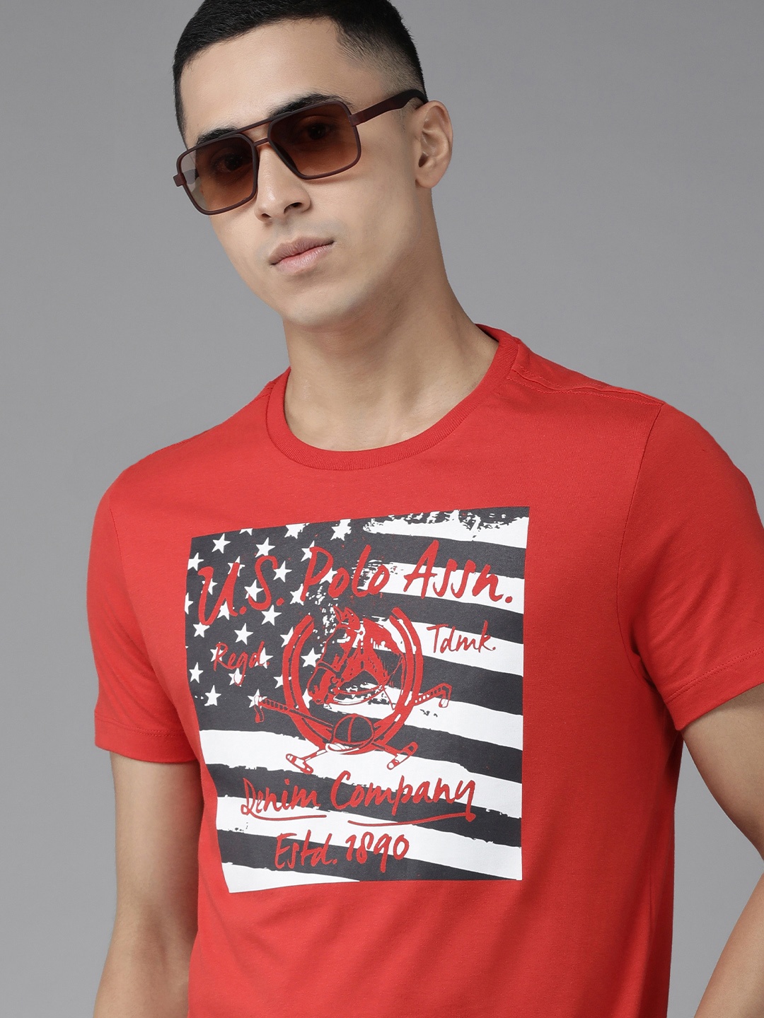 U S Polo Assn Denim Co Men Red & Navy Blue Brand Logo Printed Pure Cotton Slim Fit T-shirt
U S Polo Assn Denim Co Men Red & Navy Blue Brand Logo Printed Pure Cotton Slim Fit T-shirt
