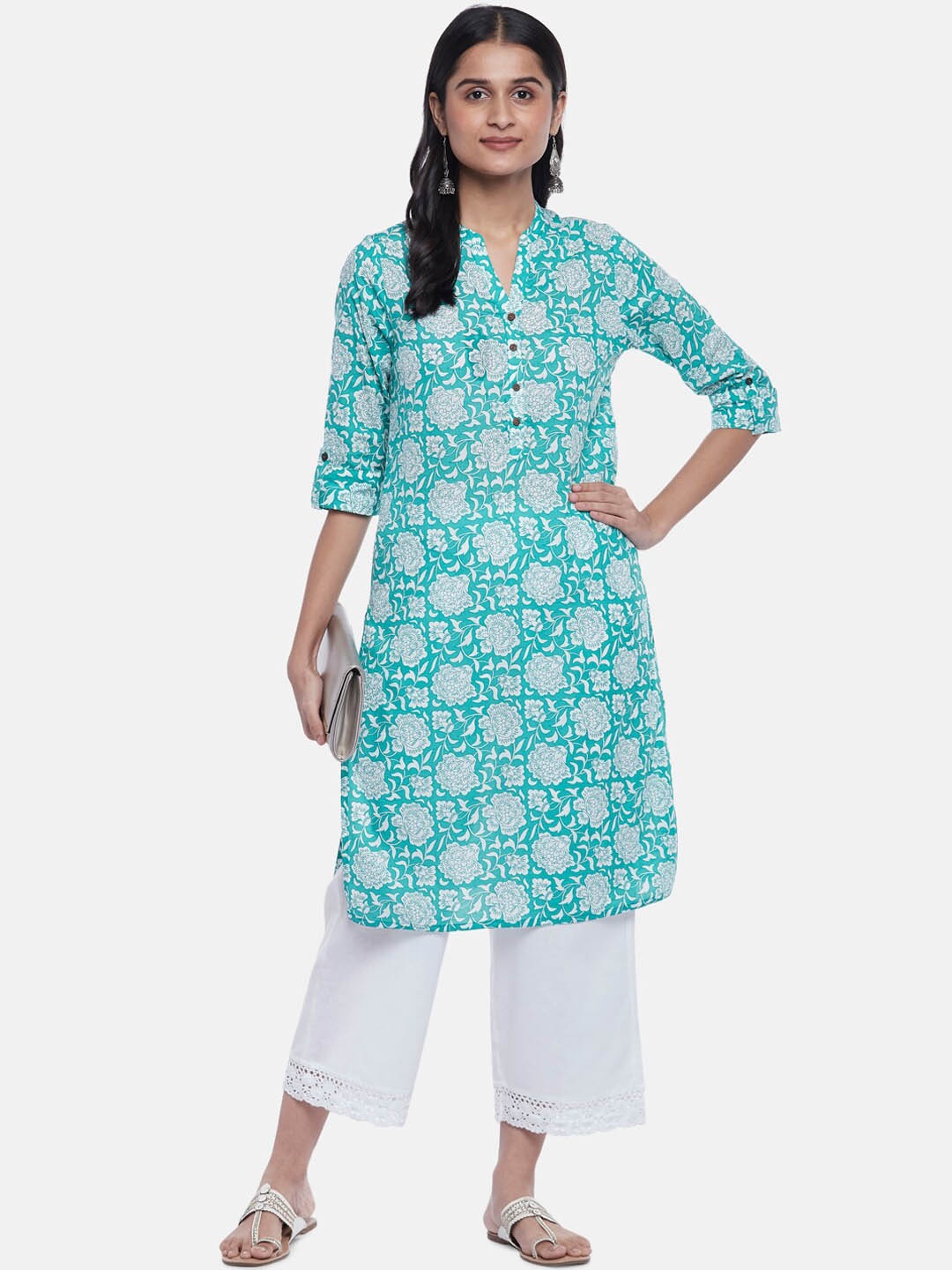 RANGMANCH BY PANTALOONS Women Blue & White Floral Printed Thread Work Floral Pathani Kurta
RANGMANCH BY PANTALOONS Women Blue & White Floral Printed Thread Work Floral Pathani Kurta