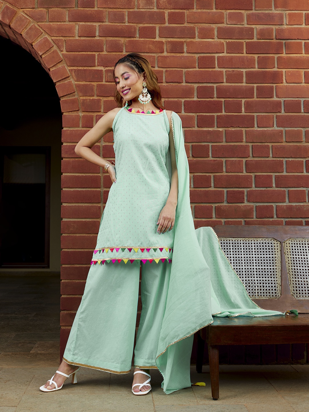 Sangria Women Sea Green Ethnic Motifs Pure Cotton Kurta with Palazzos & With Dupatta
Sangria Women Sea Green Ethnic Motifs Pure Cotton Kurta with Palazzos & With Dupatta