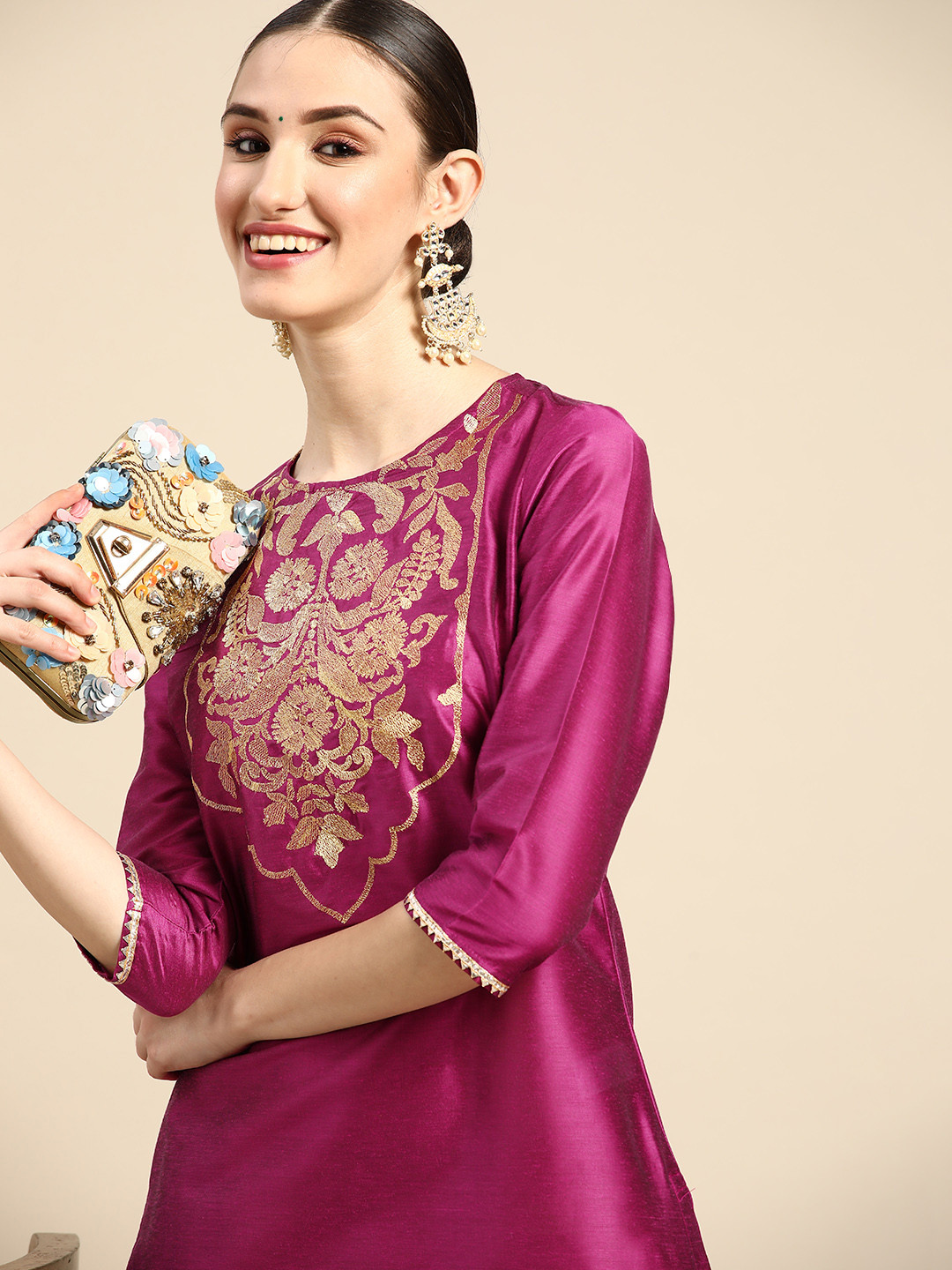 Sangria Women Magenta & Gold-Toned Ethnic Motifs Yoke Design Thread Work Kurta 
Sangria Women Magenta & Gold-Toned Ethnic Motifs Yoke Design Thread Work Kurta