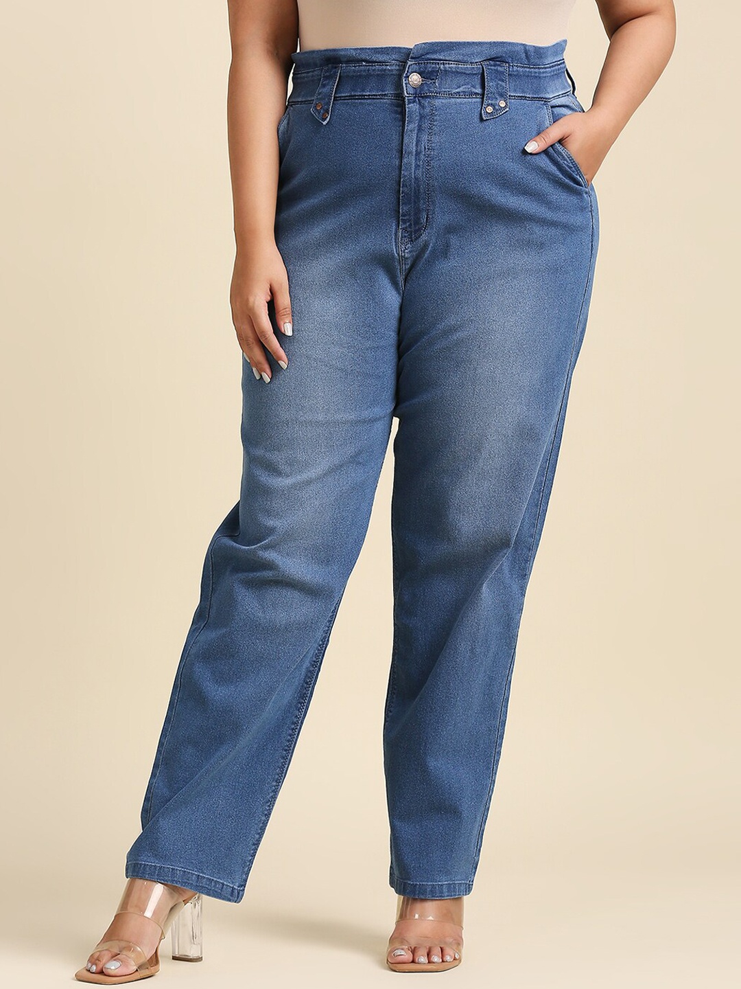 Freeform by High Star Women Plus Size Blue High-Rise Low Distress Light Fade Stretchable Jeans
Freeform by High Star Women Plus Size Blue High-Rise Low Distress Light Fade Stretchable Jeans