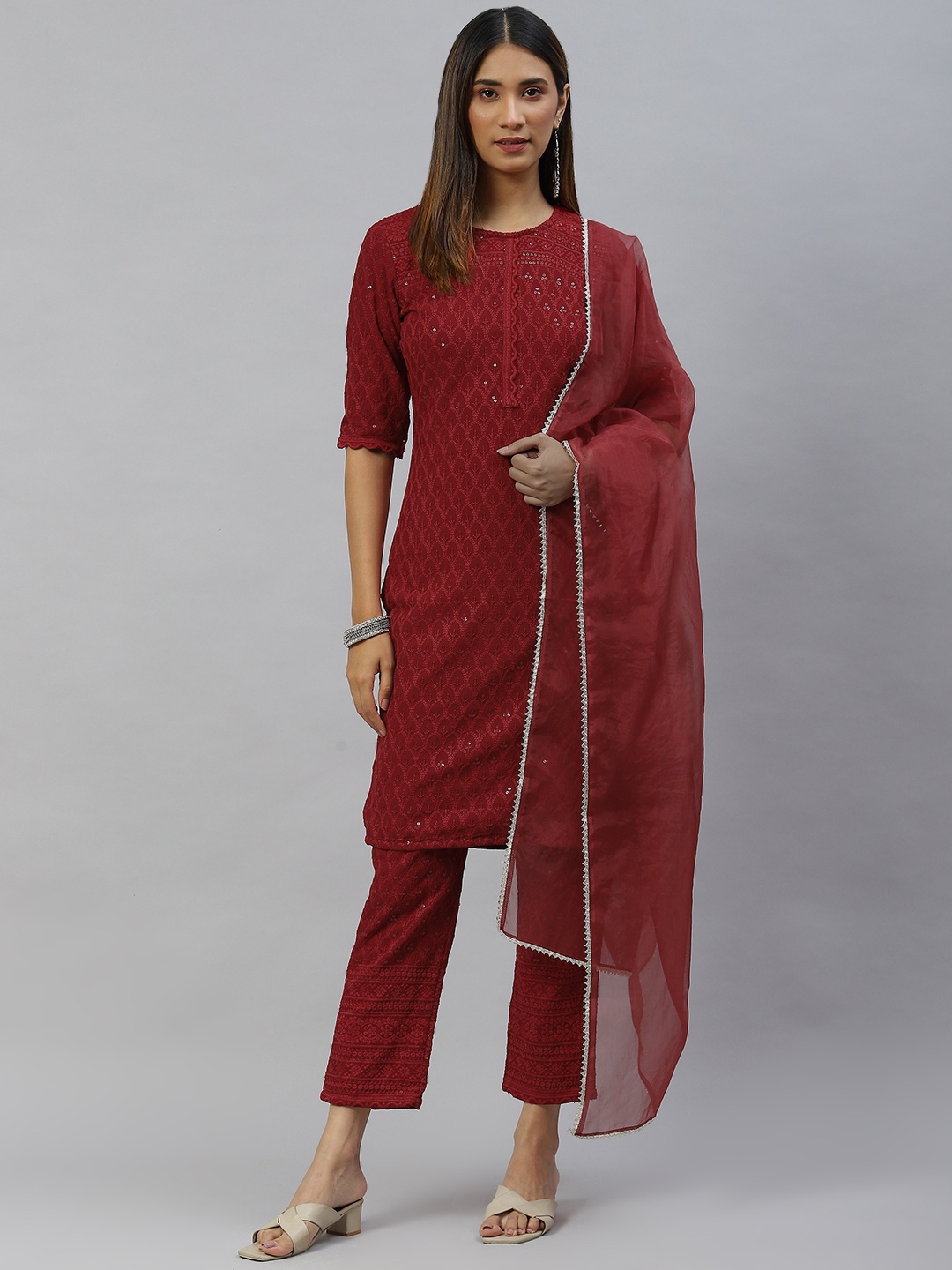 Hatheli Women Maroon Ethnic Motifs Embroidered Sequinned Kurta with Trousers & With Dupatta
Hatheli Women Maroon Ethnic Motifs Embroidered Sequinned Kurta with Trousers & With Dupatta