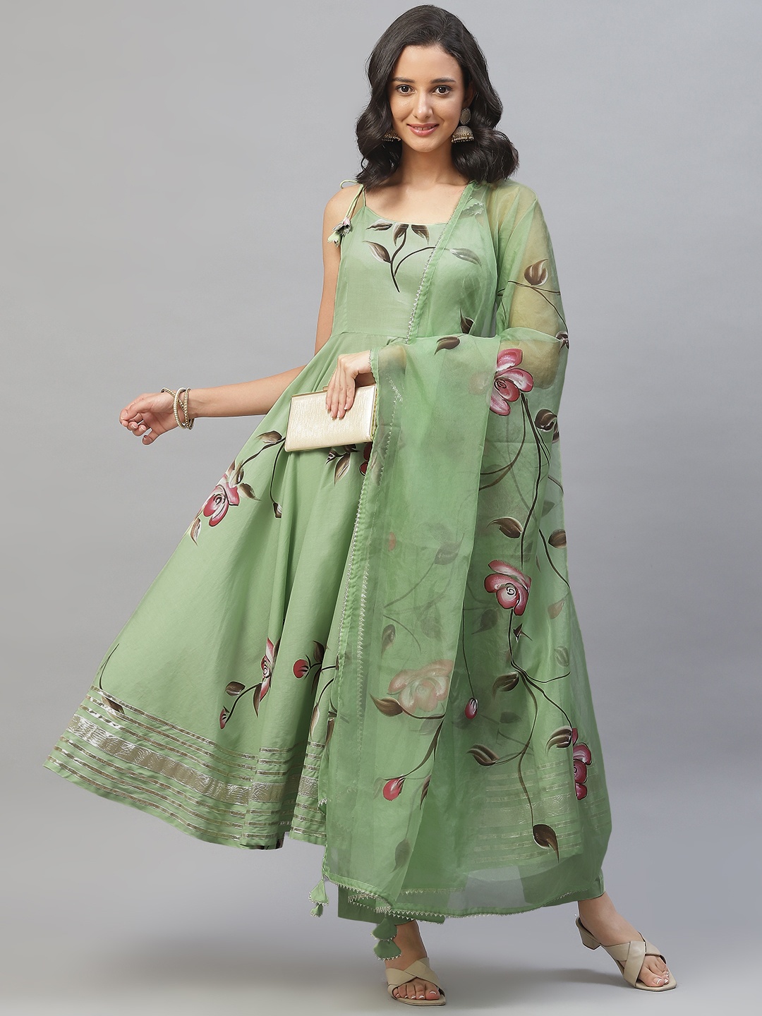 Divena Women Green Floral Printed Gotta Patti Pure Cotton Kurta with Trousers & With Dupatta
Divena Women Green Floral Printed Gotta Patti Pure Cotton Kurta with Trousers & With Dupatta