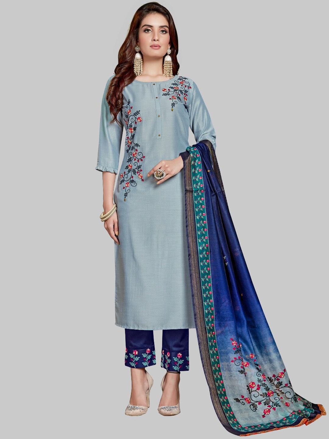 7TH FAB Women Blue Floral Embroidered Pure Silk Kurta with Trousers & With Dupatta
7TH FAB Women Blue Floral Embroidered Pure Silk Kurta with Trousers & With Dupatta