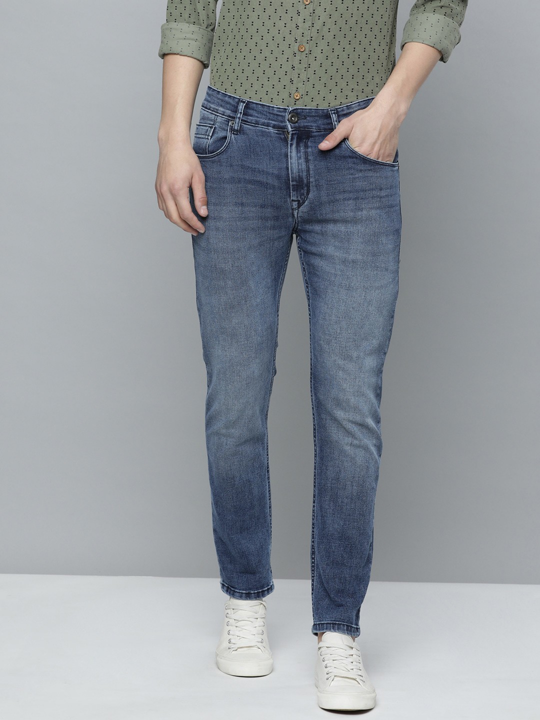 Flying Machine Men Slash Slim Tapered Fit Mid Rise Light Fade Stretchable Jeans, Blue
Flying Machine Men Slash Slim Tapered Fit Mid Rise Light Fade Stretchable Jeans, Blue