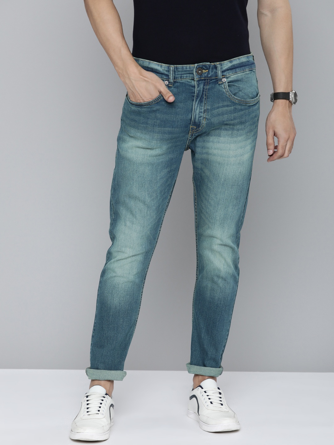 Flying Machine Men Blue Slash Slim Tapered Fit Mid-Rise Light Fade Stretchable Jeans
Flying Machine Men Blue Slash Slim Tapered Fit Mid-Rise Light Fade Stretchable Jeans