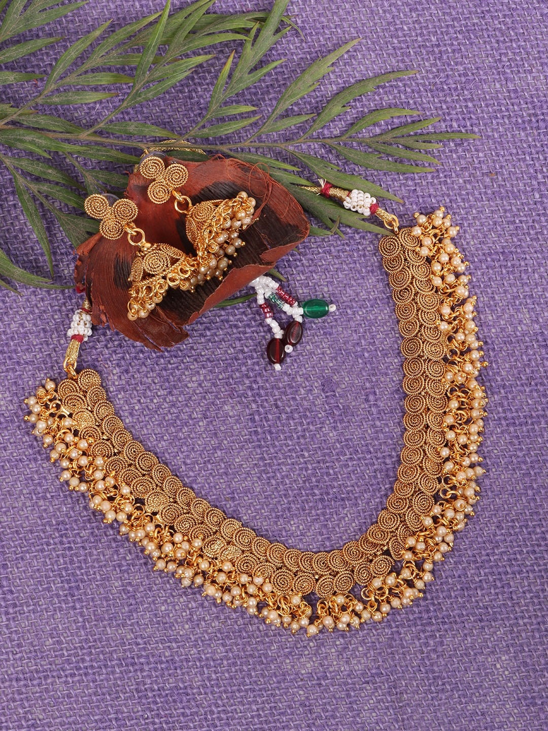 Stylish Gold Plated Chain Style Spiral Design Choker Necklace with Earrings Jewellery Set
Stylish Gold Plated Chain Style Spiral Design Choker Necklace with Earrings Jewellery Set