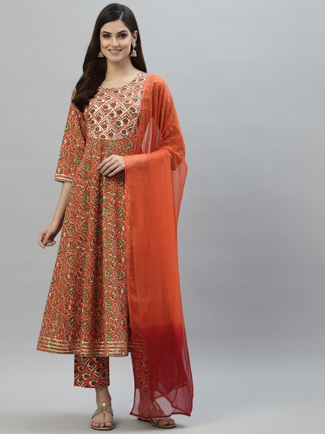 Stylum Women Orange Floral Yoke Design Pleated Gotta Patti Pure Cotton Kurta with Trousers & With Dupatta
Stylum Women Orange Floral Yoke Design Pleated Gotta Patti Pure Cotton Kurta with Trousers & With Dupatta
