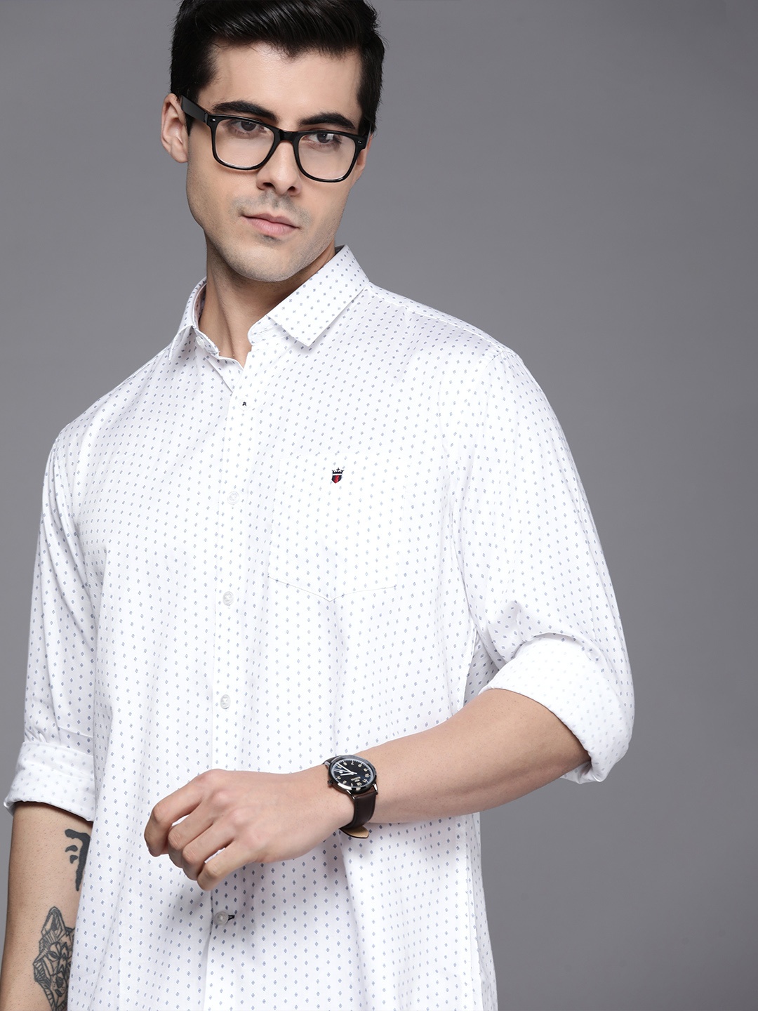 Louis Philippe Sport Men White And Blue Slim Fit Geometric Printed Pure Cotton Shirt
Louis Philippe Sport Men White And Blue Slim Fit Geometric Printed Pure Cotton Shirt