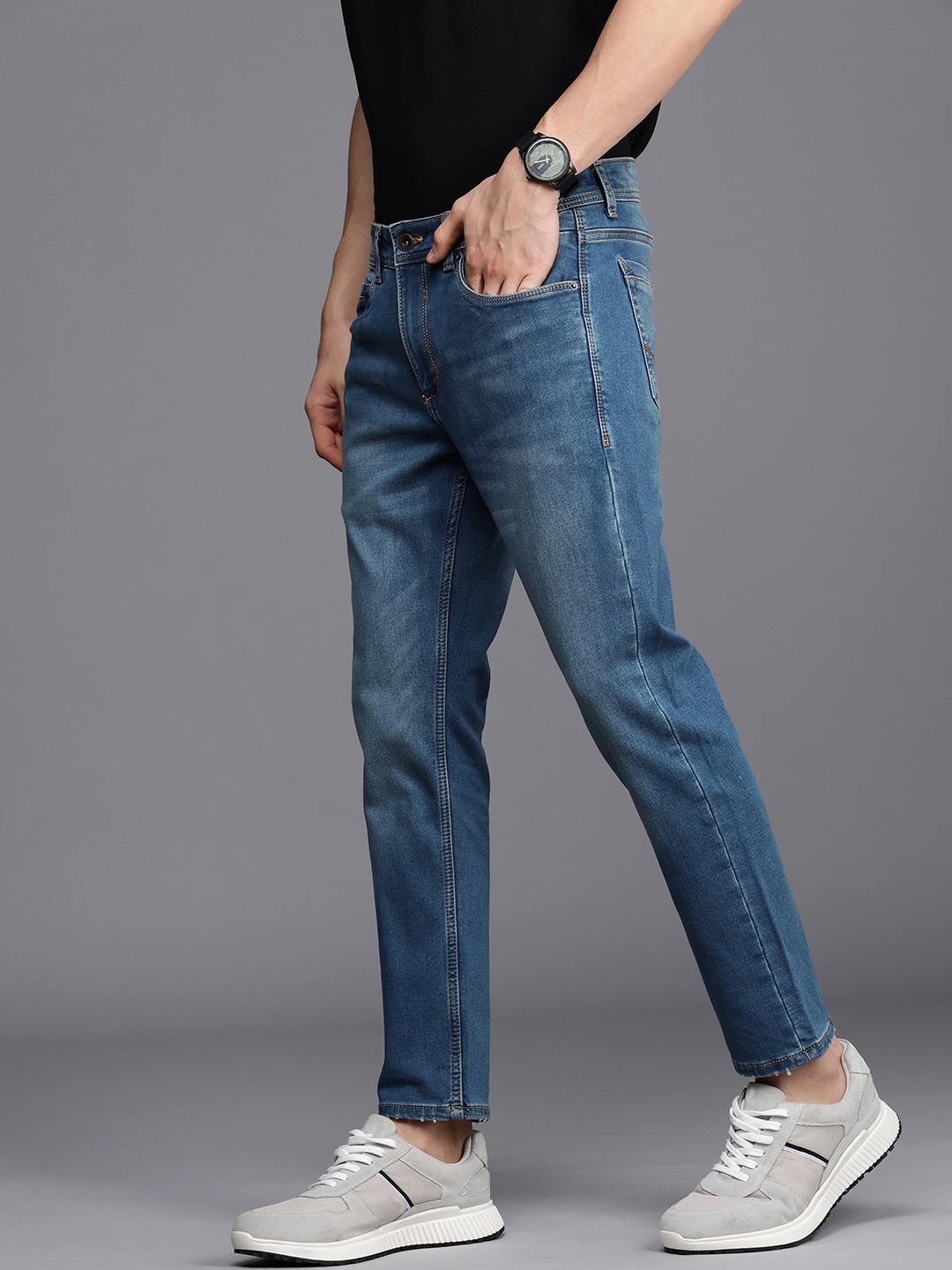 Louis Philippe Jeans Men Blue Smart Skinny Fit Mid-Rise Light Fade Crop Stretchable Jeans
Louis Philippe Jeans Men Blue Smart Skinny Fit Mid-Rise Light Fade Crop Stretchable Jeans