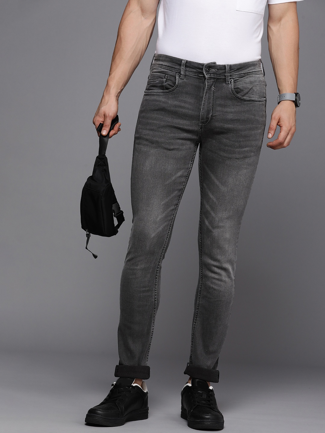 Louis Philippe Jeans Men Grey Super Slim Albert Fit Low-Rise Light Fade Stretchable Jeans
Louis Philippe Jeans Men Grey Super Slim Albert Fit Low-Rise Light Fade Stretchable Jeans