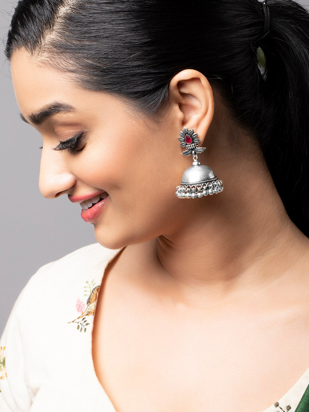 Rubans Silver-Toned Dome Shaped Oxidised Jhumkas Earrings
Rubans Silver-Toned Dome Shaped Oxidised Jhumkas Earrings