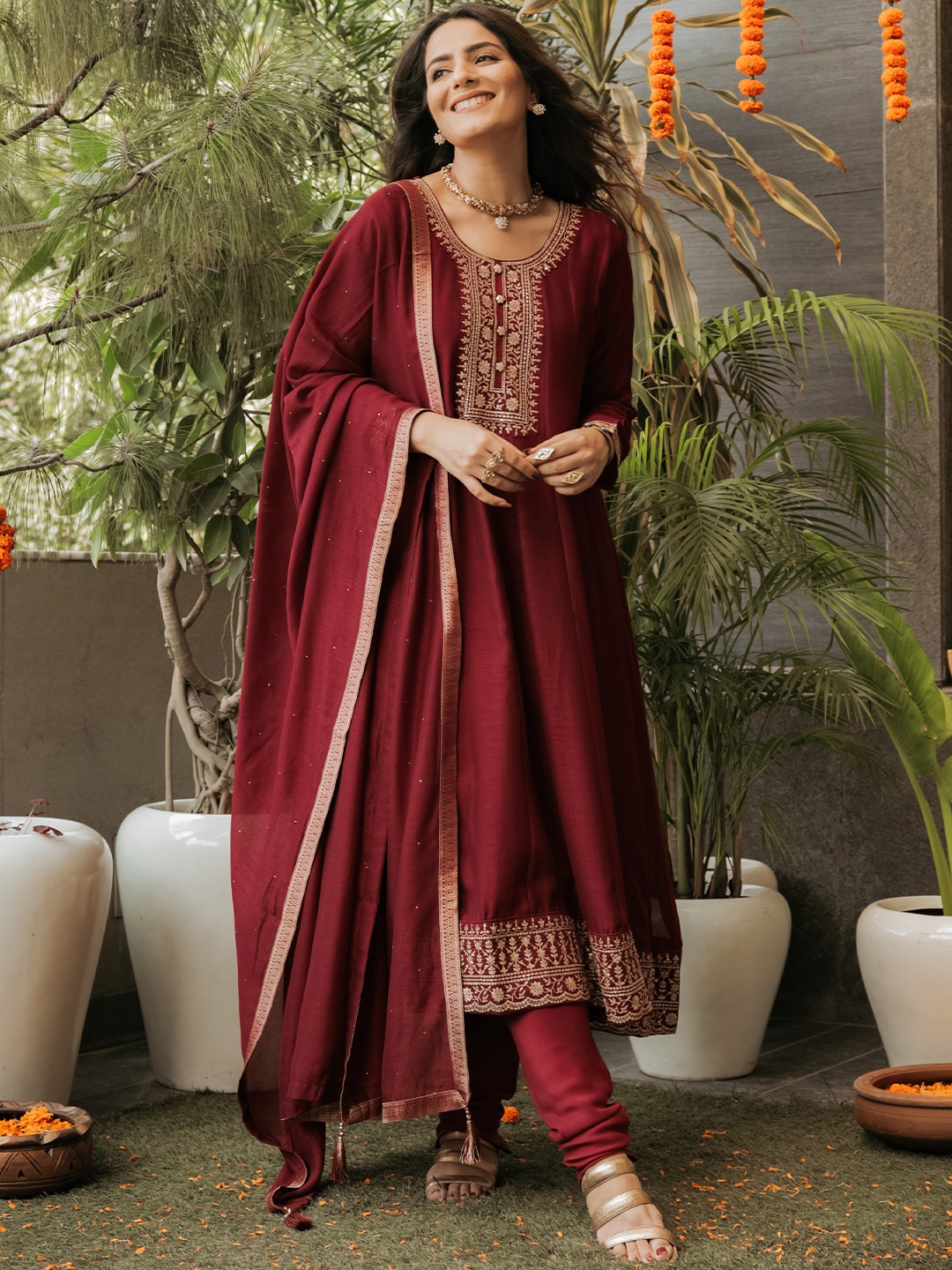 Libas Women Maroon Floral Embroidered Panelled Sequinned Kurta with Churidar & With Dupatta
Libas Women Maroon Floral Embroidered Panelled Sequinned Kurta with Churidar & With Dupatta