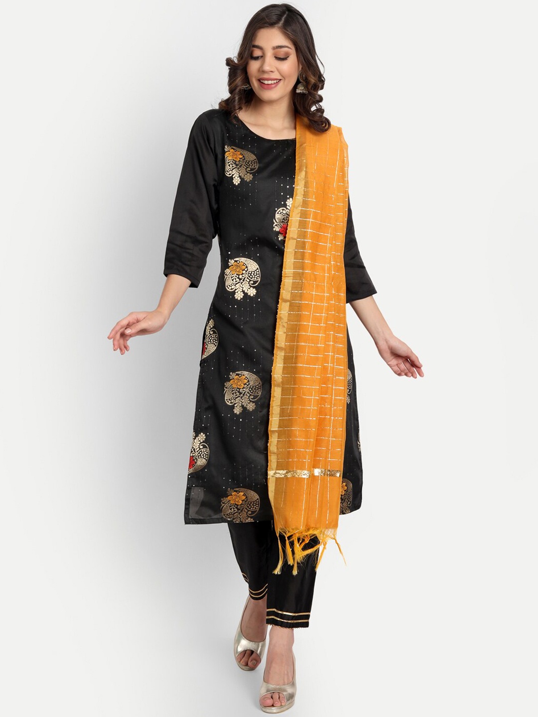 VredeVogel Women Black Floral Embroidered Pleated Kurti with Trousers & With Dupatta
VredeVogel Women Black Floral Embroidered Pleated Kurti with Trousers & With Dupatta