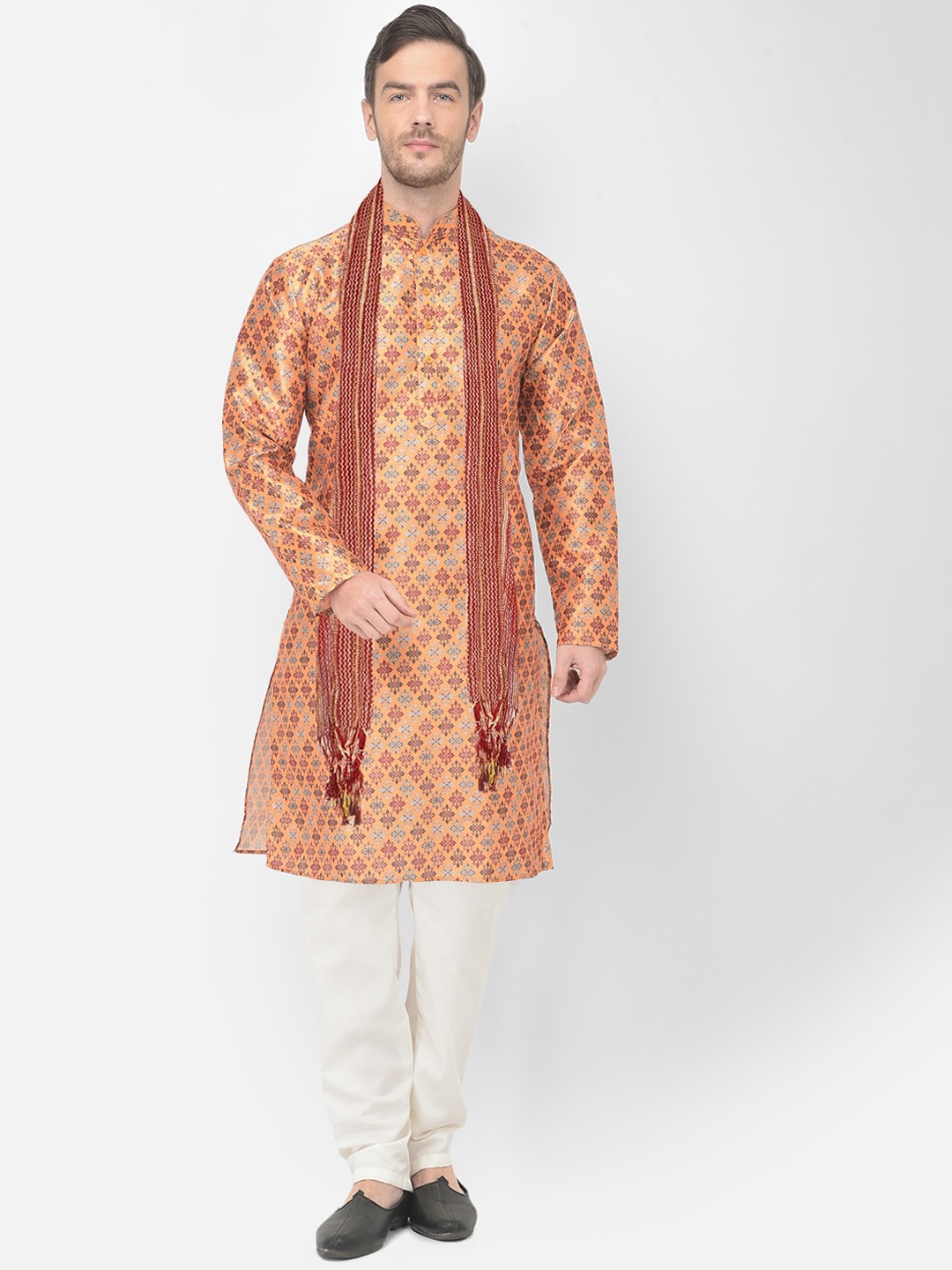 SG LEMAN Men Yellow Ethnic Motifs Embroidered Raw Silk Kurta with Churidar & With Dupatta
SG LEMAN Men Yellow Ethnic Motifs Embroidered Raw Silk Kurta with Churidar & With Dupatta