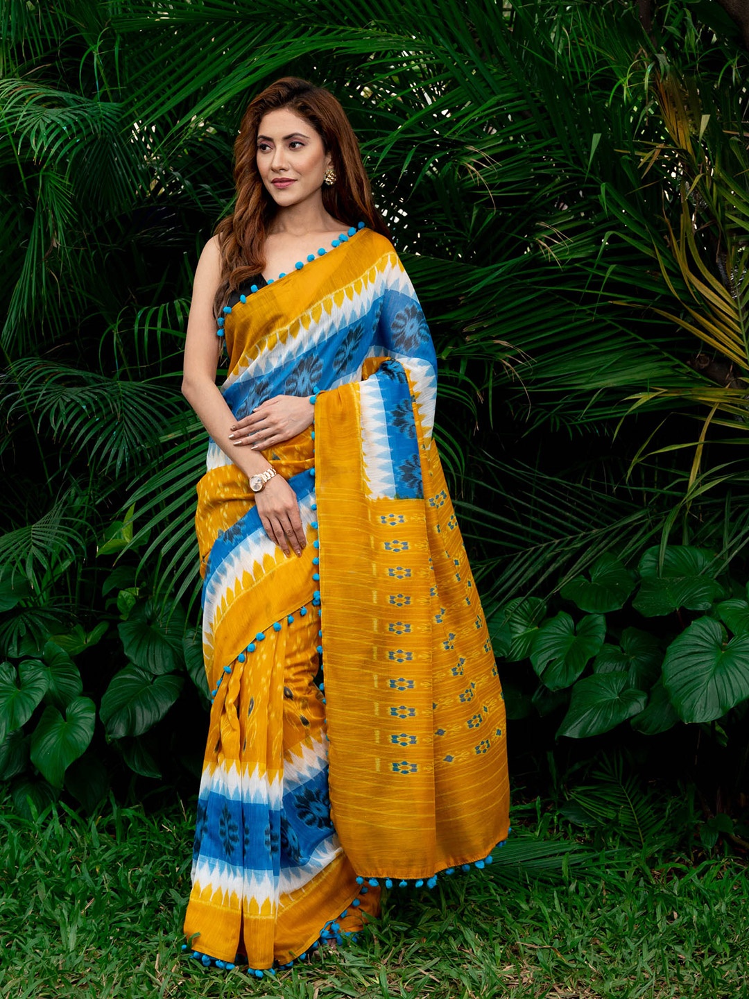 BEATITUDE Yellow & Blue Saree