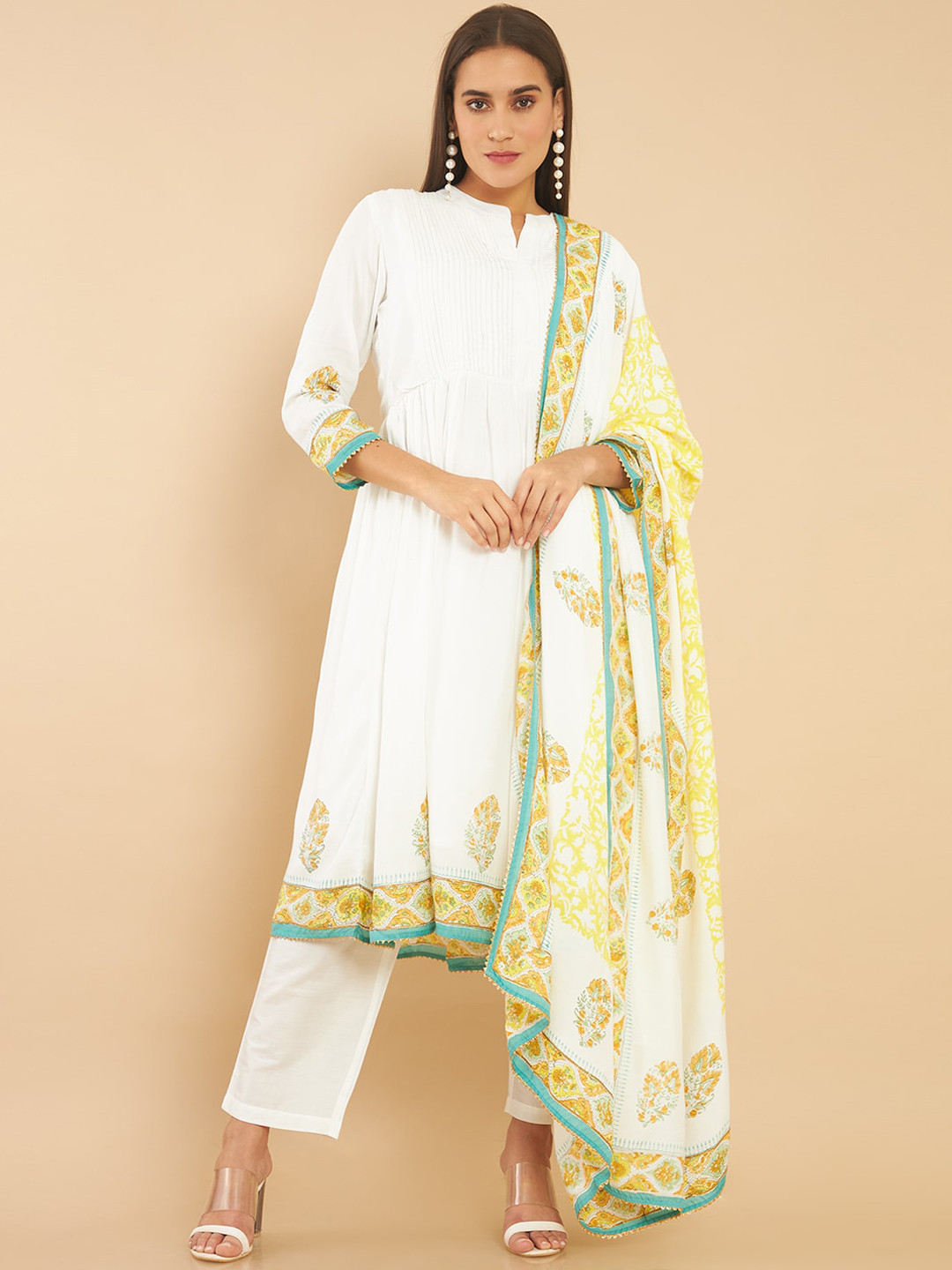 Soch Women White Ethnic Motifs Embroidered Panelled Kurta with Trousers & With Dupatta
Soch Women White Ethnic Motifs Embroidered Panelled Kurta with Trousers & With Dupatta