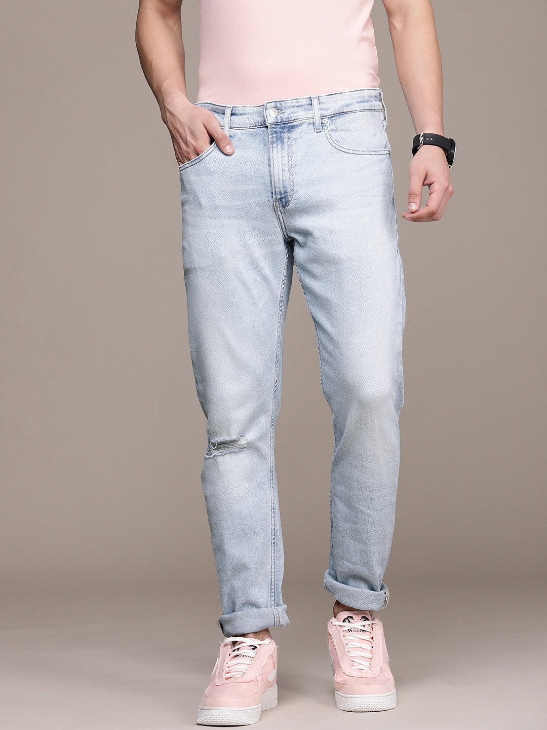 Calvin Klein Jeans Men Blue Narrow Tapered Fit Light Fade Stretchable Casual Jeans
Calvin Klein Jeans Men Blue Narrow Tapered Fit Light Fade Stretchable Casual Jeans