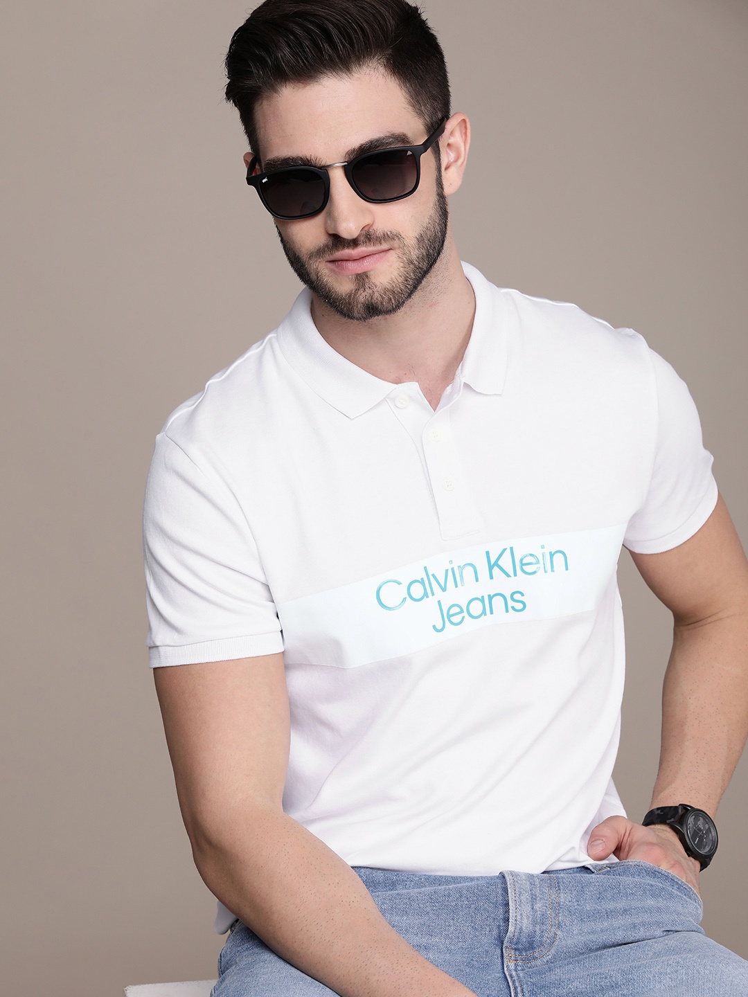 Calvin Klein Jeans Men White Brand Logo Printed Polo Collar Applique Pure Cotton T-shirt
Calvin Klein Jeans Men White Brand Logo Printed Polo Collar Applique Pure Cotton T-shirt