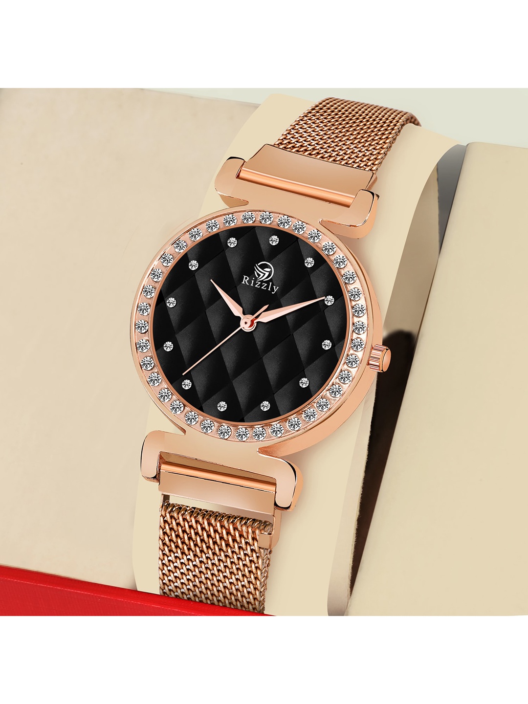 Septem Women Black Embellished Dial & Rose Gold Toned Stainless Steel Bracelet Style Straps Analogue Watch
Septem Women Black Embellished Dial & Rose Gold Toned Stainless Steel Bracelet Style Straps Analogue Watch