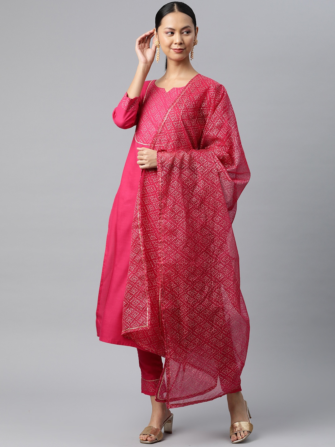 SheWill Women Pink Ethnic Motifs Printed Gotta Patti Kurta with Trousers & With Dupatta
SheWill Women Pink Ethnic Motifs Printed Gotta Patti Kurta with Trousers & With Dupatta