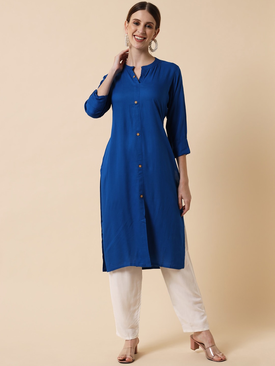 Meeranshi Women Blue Kurti with Trousers