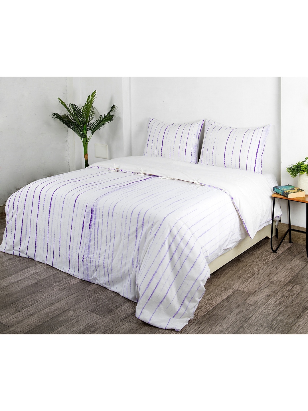 HANDICRAFT PALACE White & Purple Shibori Printed 300 TC Double Queen Duvet Cover With 2 Pillow Covers
HANDICRAFT PALACE White & Purple Shibori Printed 300 TC Double Queen Duvet Cover With 2 Pillow Covers
