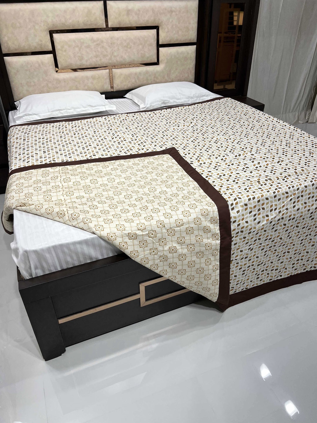 Pure Decor Brown & White AC Room 300 GSM Double Bed Dohar