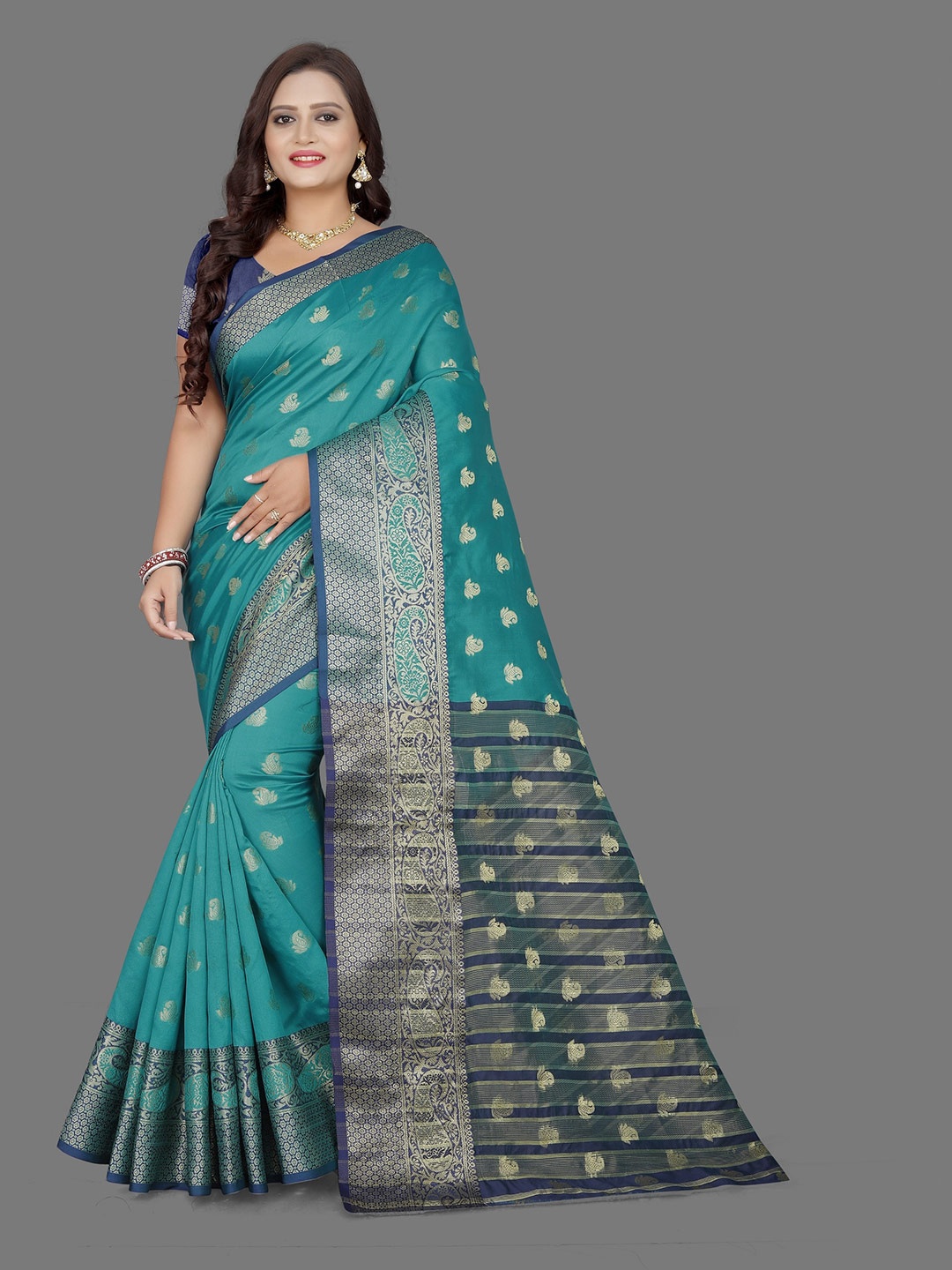 Indian Fashionista Green & Gold-Toned Woven Design Zari Art Silk Half and Half Banarasi Saree
Indian Fashionista Green & Gold-Toned Woven Design Zari Art Silk Half and Half Banarasi Saree